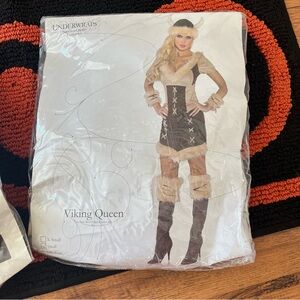 Women’s sz Small Halloween Viking Queen Costume